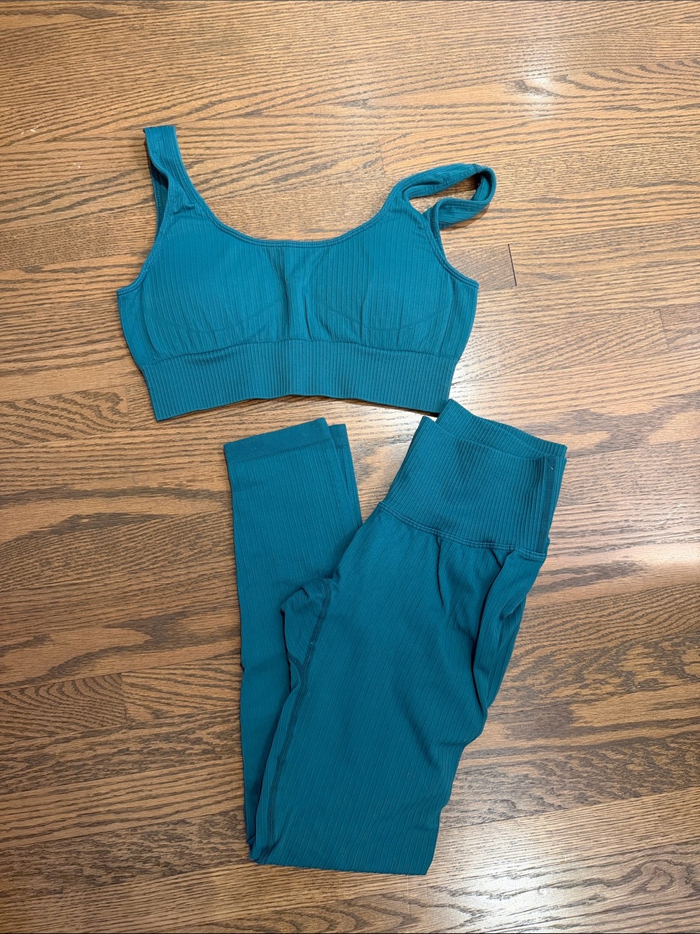Amazon Ribbed Seamless Sports Bra & High-Waist Leggings – Teal